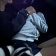 520约绿帽带上她女朋友出来和我散散步 然后带去吃宵夜 🍺里下点yy 跟着绿帽一起去酒店 绿帽一路上都很开心的在笑