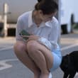 你老婆大屁股散发出来的骚气引来了发情的黑猫——哺乳动物的荷尔蒙非常相似。