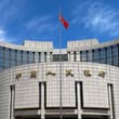 【6月末中國社會融資規模存量超460萬億元】中國人民銀行7月15日發布金融統計數據顯示，6月末，中國社會融資規模存量為462.06萬億元，同比增長7.4%；廣…