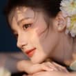风吹旧梦，晴窗照花