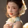 风吹旧梦，晴窗照花