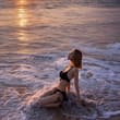 女人·大海·夕阳