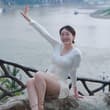 女人腿粗肉紧，外柔内韧，元阴气旺。这种腿摸起来柔软捏起来弹性十足。图一图二都可以尤其是图一。和这种女人交流增强男人能量。图三太细过于骨感，骨感则元阴弱阳气足，…