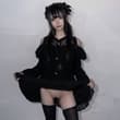 在地下停车场展示一些刀枪炮 #男娘 #伪娘