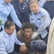 这幅图片Ｐ得好，如果河南警方捉到此人，全河南人脸上都有光，未来的国都有可能定在河南。