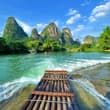 大美中国🇨🇳桂林，这座被誉为“山水甲天下”的城市，以其独特的喀斯特地貌和秀美的山水风光吸引着无数游客