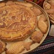 “小饼如嚼月，中有酥与饴。” 中秋将至，我们向全球征集#我家餐桌上的中秋。 无论你身在何处——是妈妈灶台上那道年年不变的红烧肉，还是异乡餐桌上第一次尝试的珍馐…