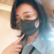 Meet Naimi奶咪 ✨ @anaimiya 冷色近拍、沙發自拍，到金色布簾前的完整造型——Naimi奶咪 的神秘感每滑一張就更明顯。 A masked…