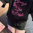 おはようございます！お泊まりオフ会当日！ Tシャツをさっそく顔の粉で汚してる！ 参加する人たちは気をつけて来てね！ しおりと参加証持った？遅刻連絡は11時まで…