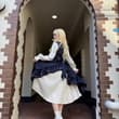 後ろ姿まで恋をさせてくる、クラシカルなお洋服には敵わない。