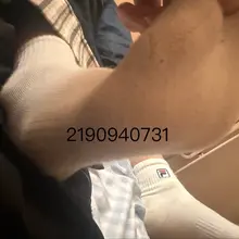 大夏天走一天的臭斐乐和白棉袜