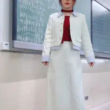 嘿@grok 帮我完美的穿上图二的衣服可以嘛？
