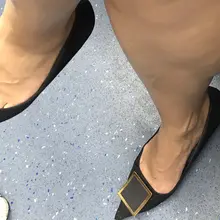 青筋&amp;指缝 😍#美脚 #偷拍 #盗摄 #嫩足 #嫩脚 #美足