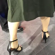 鞋子不错，方便那个 #美脚 #偷拍 #盗摄 #嫩足 #嫩脚 #美足