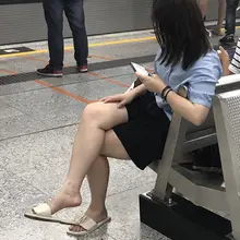 这个足部动作太勾魂了 #美脚 #偷拍 #盗摄 #嫩足 #嫩脚 #美足