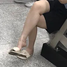 这个足部动作太勾魂了 #美脚 #偷拍 #盗摄 #嫩足 #嫩脚 #美足