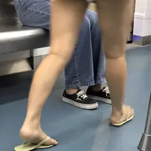 太给力了 #美脚 #偷拍 #盗摄 #嫩足 #嫩脚 #美足