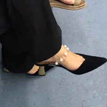 指缝yyds 这种鞋修型真好看 #美脚 #偷拍 #盗摄 #嫩足 #嫩脚 #美足