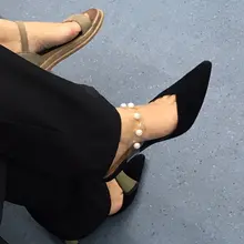 指缝yyds 这种鞋修型真好看 #美脚 #偷拍 #盗摄 #嫩足 #嫩脚 #美足