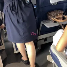 油光亮丝袜乘务员 一边揉胸口一边晾脚 哪位兄弟能帮忙揉一下的 完整视频在vip群 这个有露脸 #高铁乘务员 #制服丝袜 #肉丝 #脚