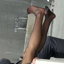 车展黑丝制服ol脱鞋晾脚