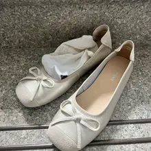 可能是女人也有第二春的原因，夫人的穿搭越发少女气息了。（哪怕是纯情少女还是要被玷污哦～）
