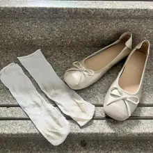 可能是女人也有第二春的原因，夫人的穿搭越发少女气息了。（哪怕是纯情少女还是要被玷污哦～）