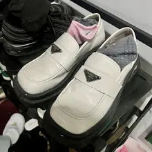 舒服😌健身袜的香臭味，让我很快撸射在了小皮鞋里