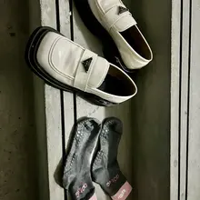 舒服😌健身袜的香臭味，让我很快撸射在了小皮鞋里