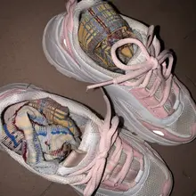 襪子這麼騷 當然要射一波 這個妹妹很喜歡skechers 鞋櫃里好多雙 這次她在家 不敢玩得太嗨 #全城搜鞋 #掃樓 #打膠 #射鞋 #戀足 #足交 #棉襪…