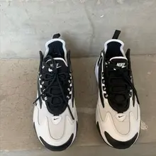 #射鞋 #玩鞋 #扫楼 #打胶 扫楼一定要勤！今天本想去玩一下许久没去的converse妹子，结果妹子家大门一直敞着蹲了很久都没关...无奈只能转战鬼冢虎毕竟…