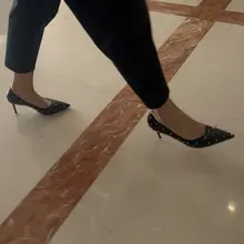 同好投稿，一个办公楼其他公司妹子的骚鞋，兄弟玩的刺激。