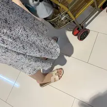这个小姐姐不错吧？好想把她放进购物车里带走。。。