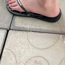 足が臭いのは仕事頑張ってる証拠だよね😇あー足臭い📷 💦