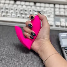 得閒個陣又無係手 唔得閒個陣又拎上手🫠 👉🏼👈🏼 員會最愛之一既人妻ASMR 玩具既震動聲！？ 人妻既💦💦 定係人妻投入度極高呻吟 🈲約定你今晚會員區派福利