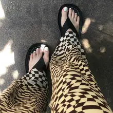 点击观看更多美脚
