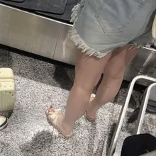 点击观看更多美脚