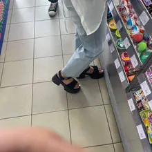 点击观看更多美脚