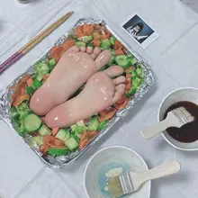 这个算不算大餐啊。。。https://t.co/gkDAdR1Nf4 #玉足 #美脚 #恋足癖 #足交榨精 #脚底奴 #鞋控 #足控福利 #脚趾 #足交视频