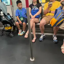 地铁上的小姐姐的小嫩脚真好。。。。