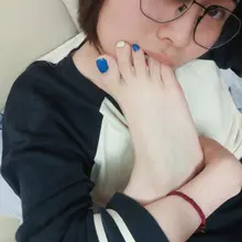 缺个狗狗，没办法只能自己舔了 。。。 https://t.co/gC7PkX4RpF #脚脸同框 #玉足 #美脚 #恋足癖 #足交榨精 #脚底奴 #鞋控 #足…
