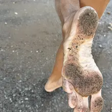 Look at my perfect dirty soles! 👣🍆💦