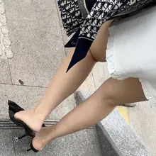 这能忍？ #美脚 #裸足 #偷拍 #盗摄 #嫩足 #嫩脚 #美