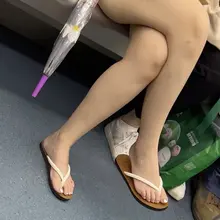 地铁菩萨 #美脚 #裸足 #偷拍 #盗摄 #嫩足 #嫩脚 #美