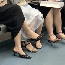 医美三骚2 #美脚 #裸足 #偷拍 #盗摄 #嫩足 #嫩脚 #美足