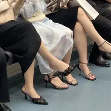 医美三骚2 #美脚 #裸足 #偷拍 #盗摄 #嫩足 #嫩脚 #美足