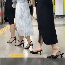 医美三骚1 #美脚 #裸足 #偷拍 #盗摄 #嫩足 #嫩脚 #美足