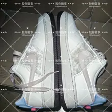 极品夜场女的骚鞋柜，各种板鞋和骚高跟，最喜欢的还是这双情人节af1，这个外观看上去真的蛮可爱的，可惜就是太新了，味道还没怎么重，后续继续关注这家 #扫楼 #打…