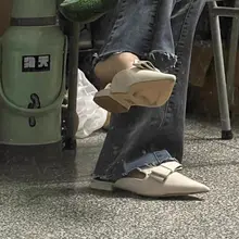 拿下，味道不怎么重，有股淡香 兄弟们都喜欢玩什么鞋 #扫楼打胶 #恋足舔脚 #高跟鞋调教 #足交调教 #鞋