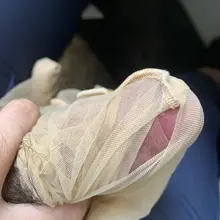 欣喜地收到老哥@Zhuou695 女友的福利，迫不及待地品尝了起来🤤浓浓体香欲罢不能，顶级过肺沁人心脾。幻想着姣好容貌下的白嫩小脚踩在我的龟头上摩擦，黑夜到白…